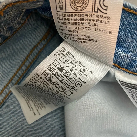 Levi's Light Wash Notch A-line Button Front Denim Mini Skirt 28775 - Picture 7 of 9